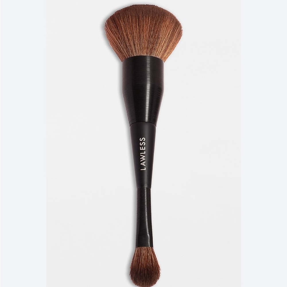 Lawless Multi-Use Powder Brush